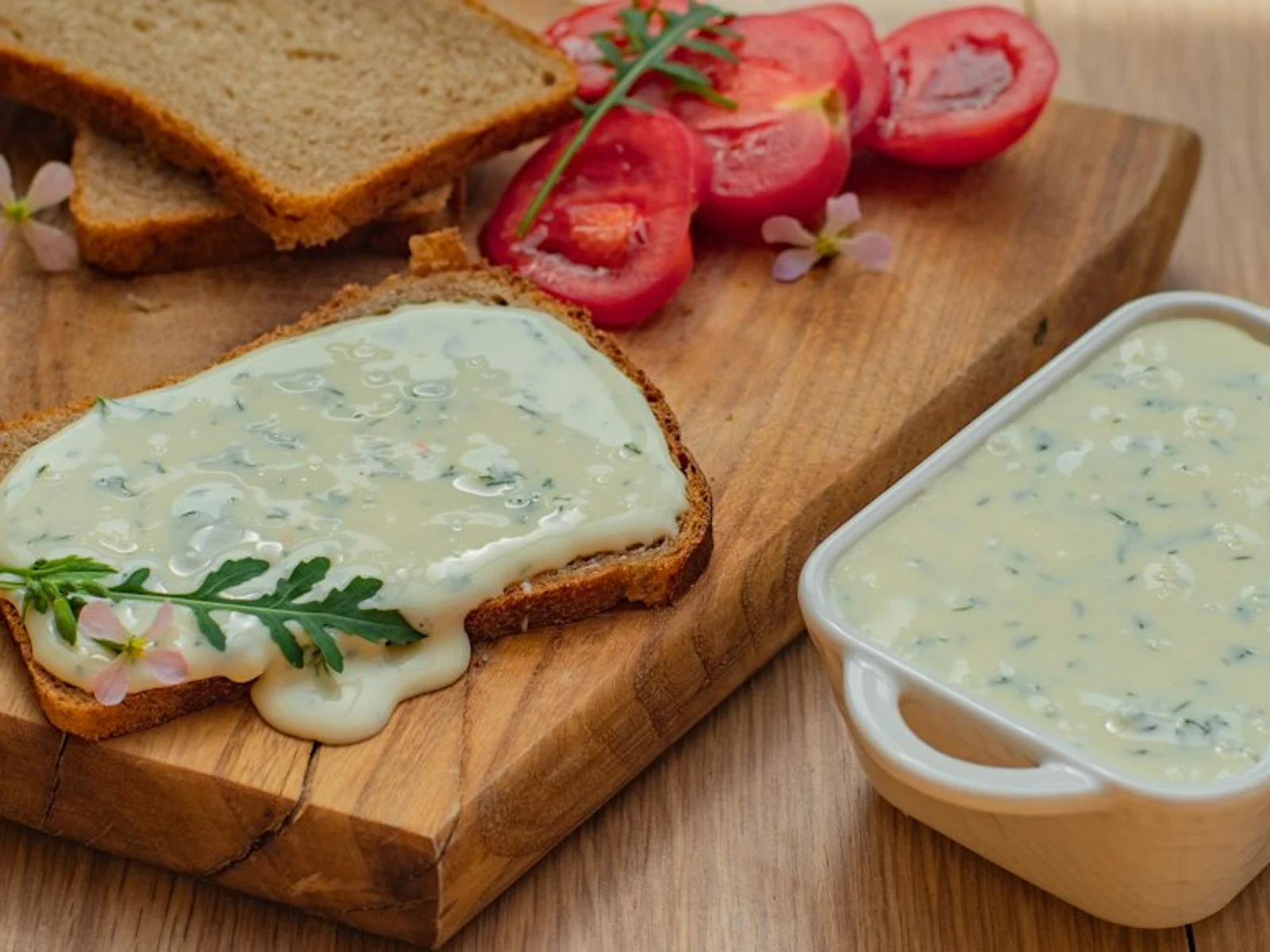 Single serve packet of Garden Herb Ranch Sauce